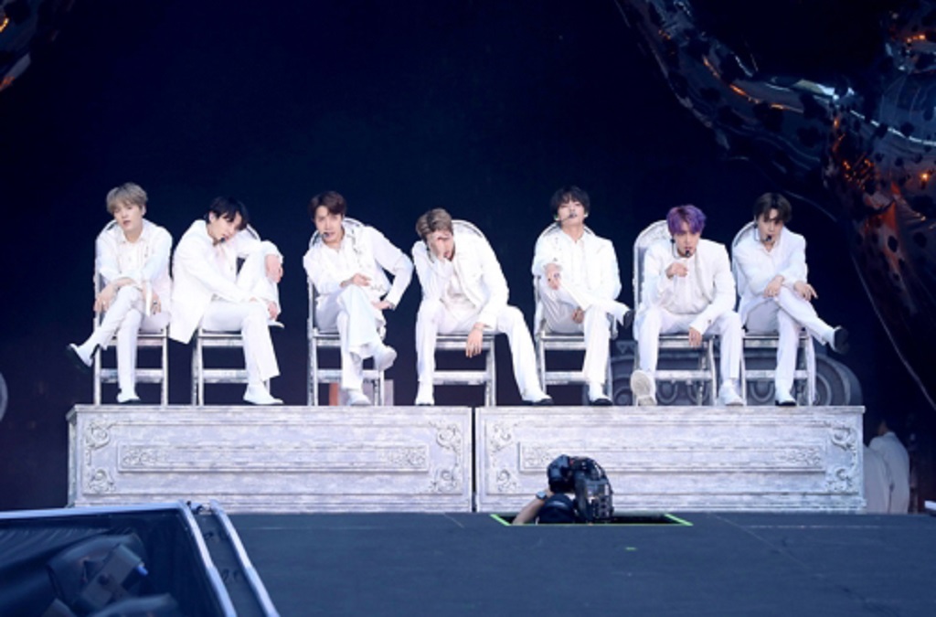 Bán Đấu Giá Micro Của Bts Vào Đầu Năm 2020