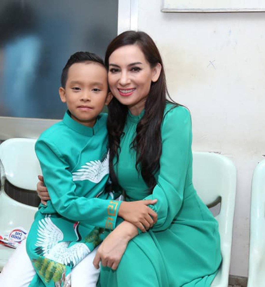 Vì sao Phi Nhung nhận nuôi Hồ Văn Cường và tâm nguyện dành cho ca sĩ này?