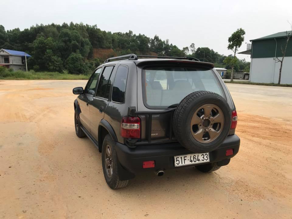  El Kia Sportage de primera generación de bienes raros tiene casi cinco años en Vietnam