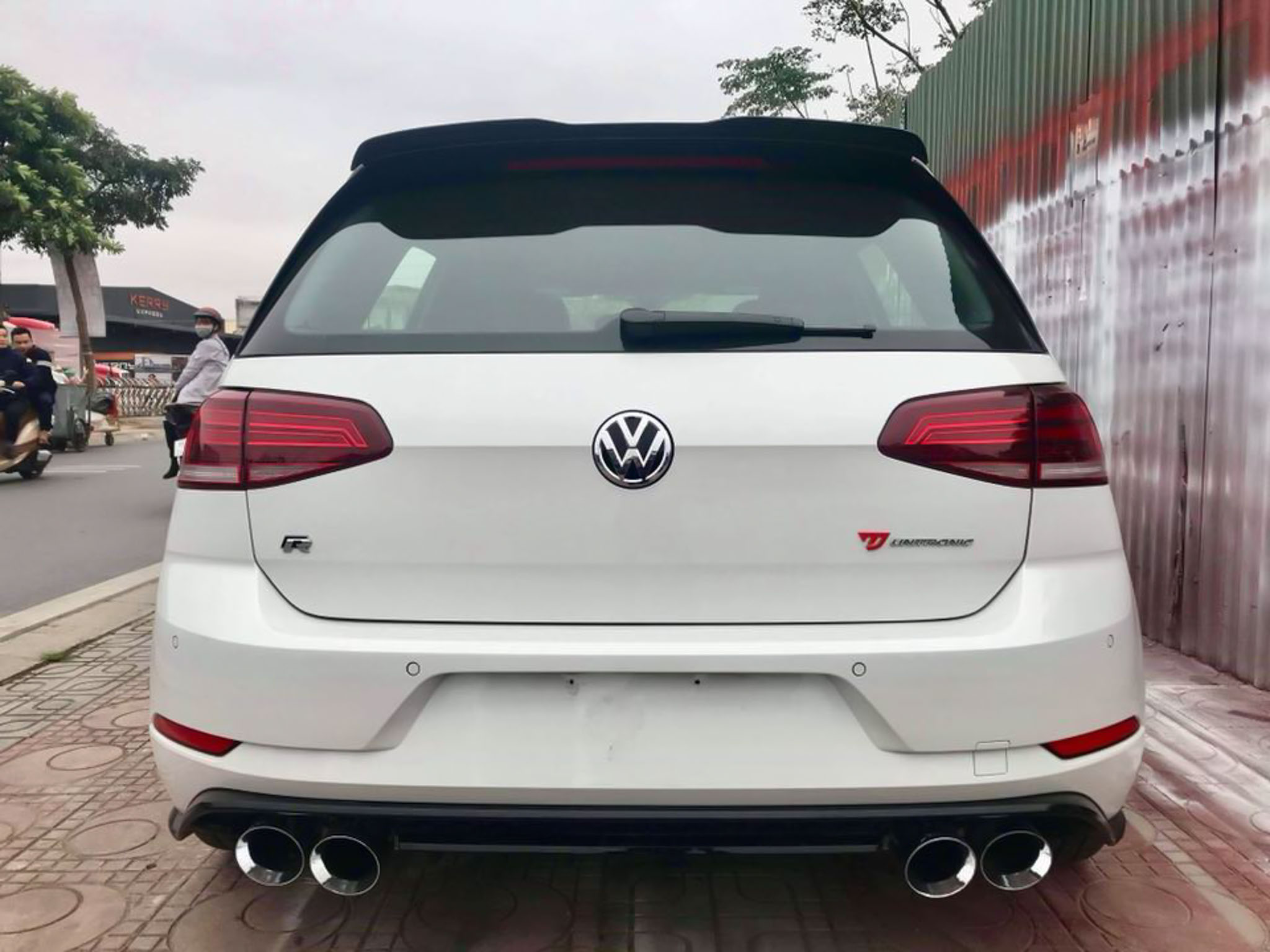 Hàng hiếm' Volkswagen Golf R 2018 đầu tiên về Việt Nam