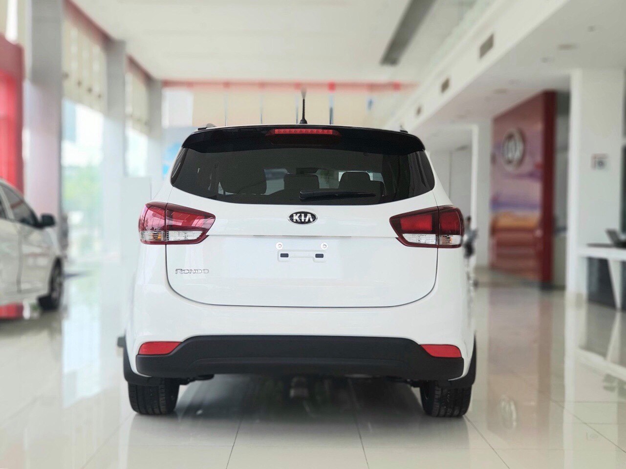 Kia Rondo phiên bản số sàn có giá 585 triệu đồng Kia Rondo Phiên Bản Số Sàn Có Giá 585 Triệu Đồng