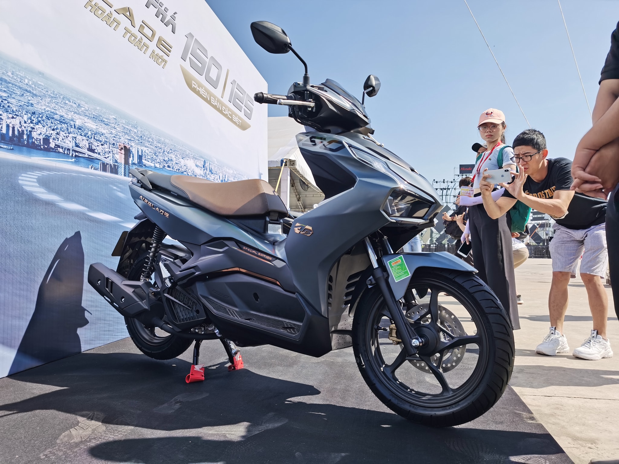 Honda Air Blade 2020 150cc phanh ABS được trang bị tiện ích như Honda SH   YouTube