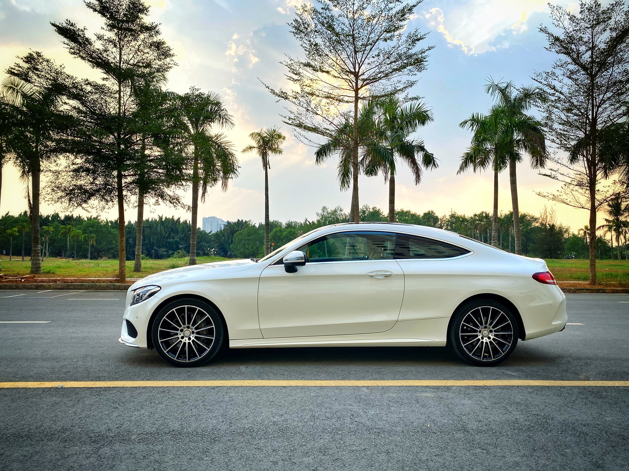 Tested 2022 MercedesBenz C300 4Matic Is One for Traditionalists