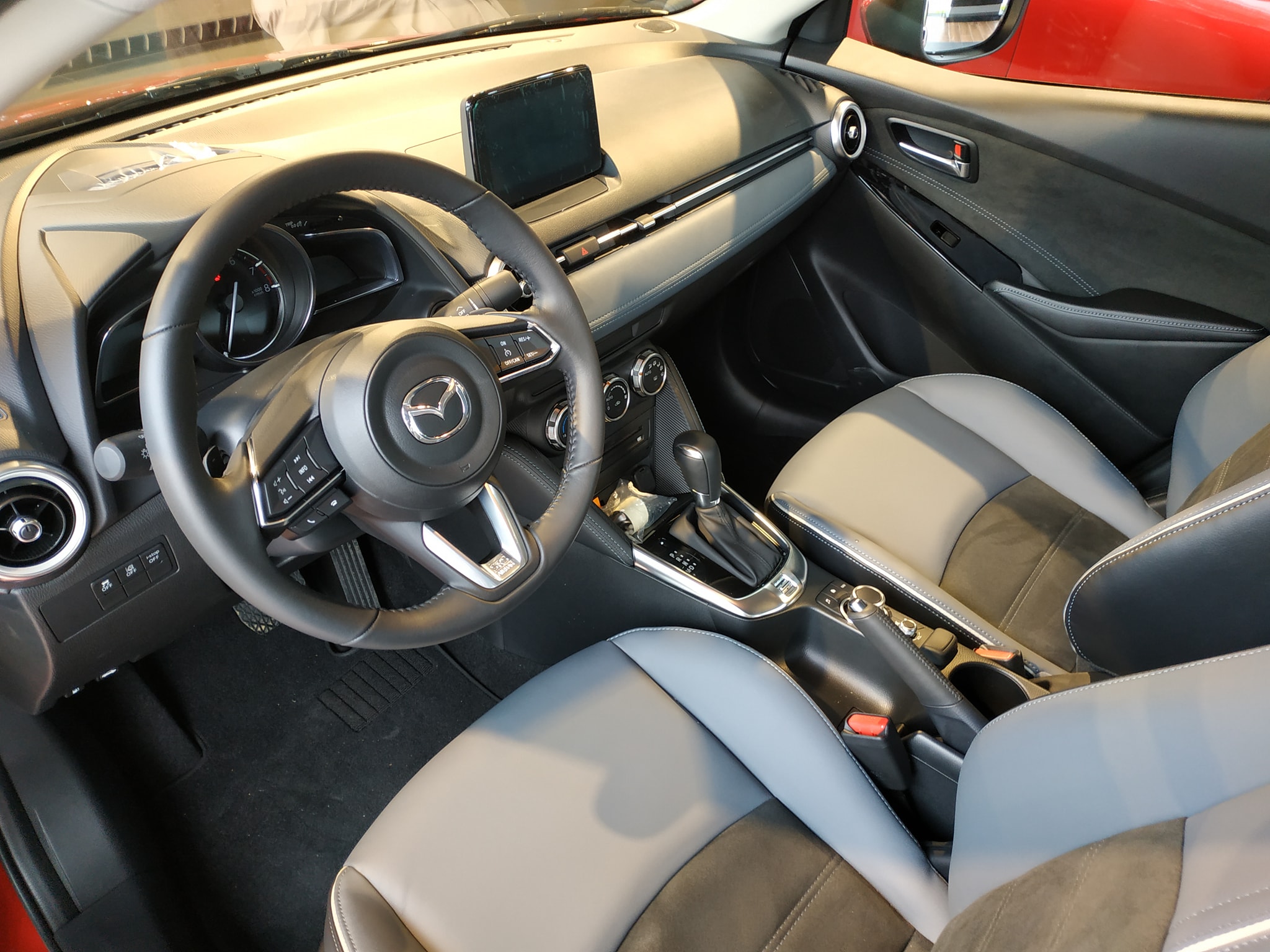Trang bị tiện nghi trên Mazda 2 - Mazda 2 All New |☎0938.90.61.62 Mr. Tuyến  | Mazda 2 Ba Ria Vung Tau