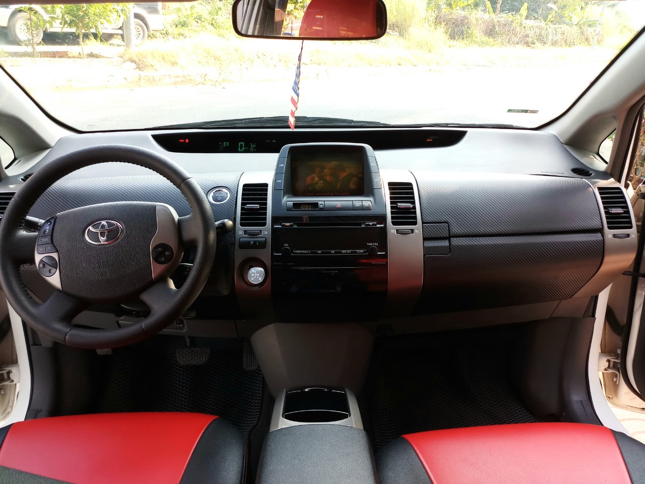 Toyota Prius 2023 chốt giá từ 27450 USD tăng gần 3000 USD