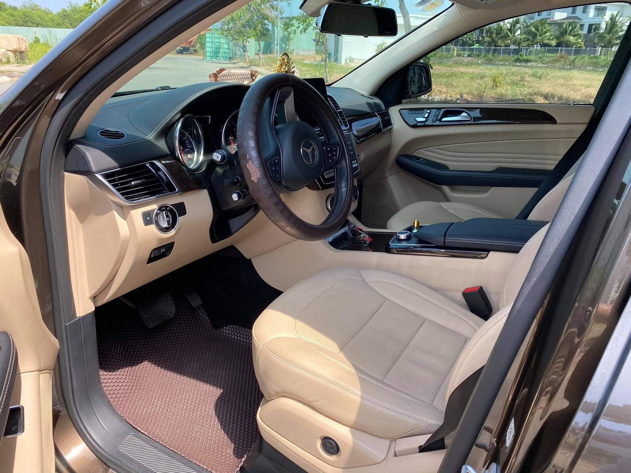 Mercedes GLE 400 Coupe 'lỗ' 2,5 tỉ đồng sau 4 năm sử dụng