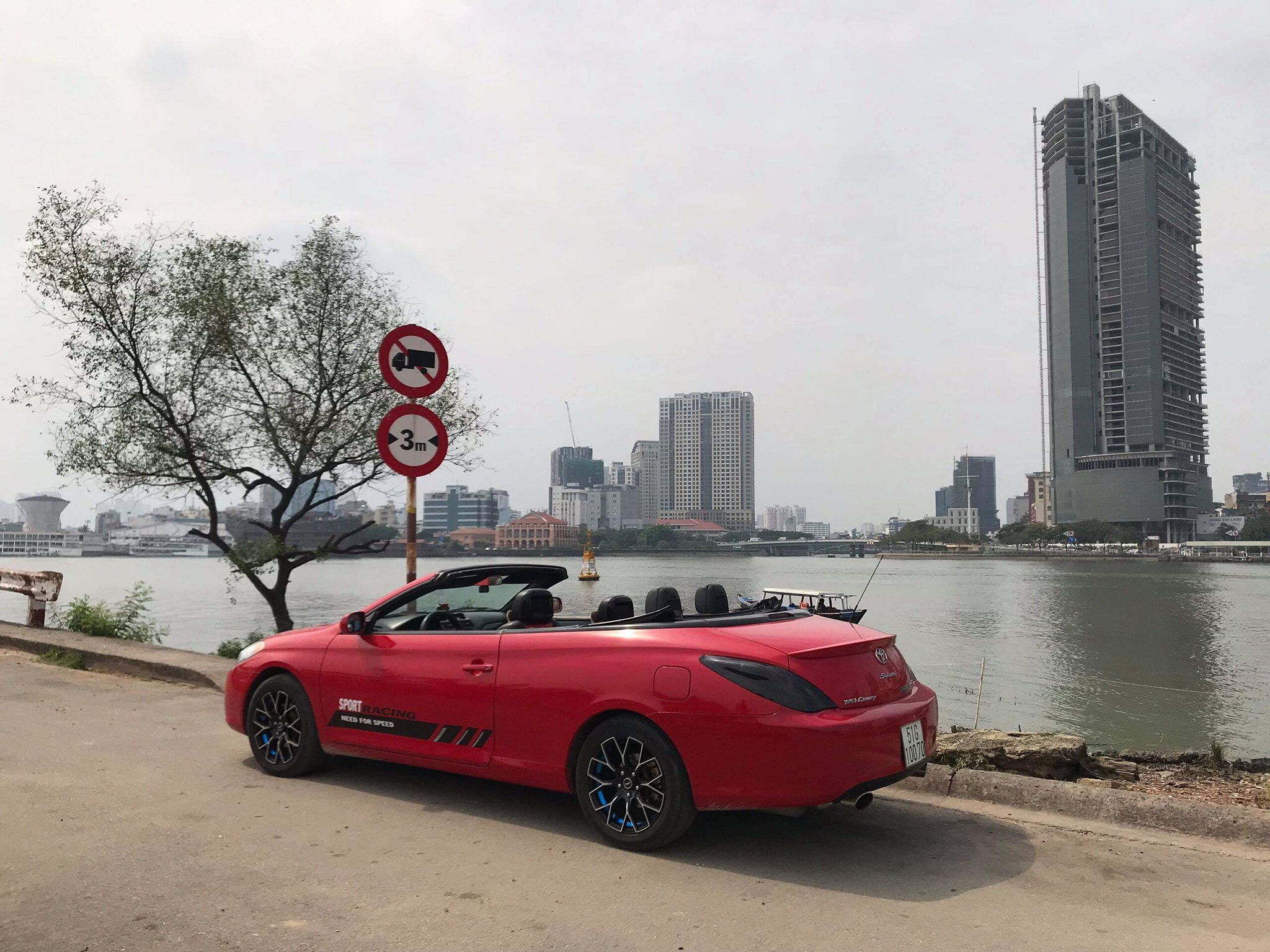 Toyota Camry phiên bản mui trần giá hơn 500 triệu tại Việt Nam Toyota Camry Phiên Bản Mui Trần Giá Hơn 500 Triệu Tại Việt Nam