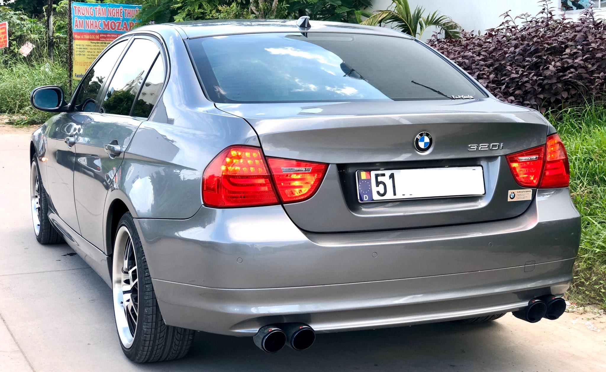 Có nên mua BMW 320i cũ hay không Những điều cần biết về dòng xe này