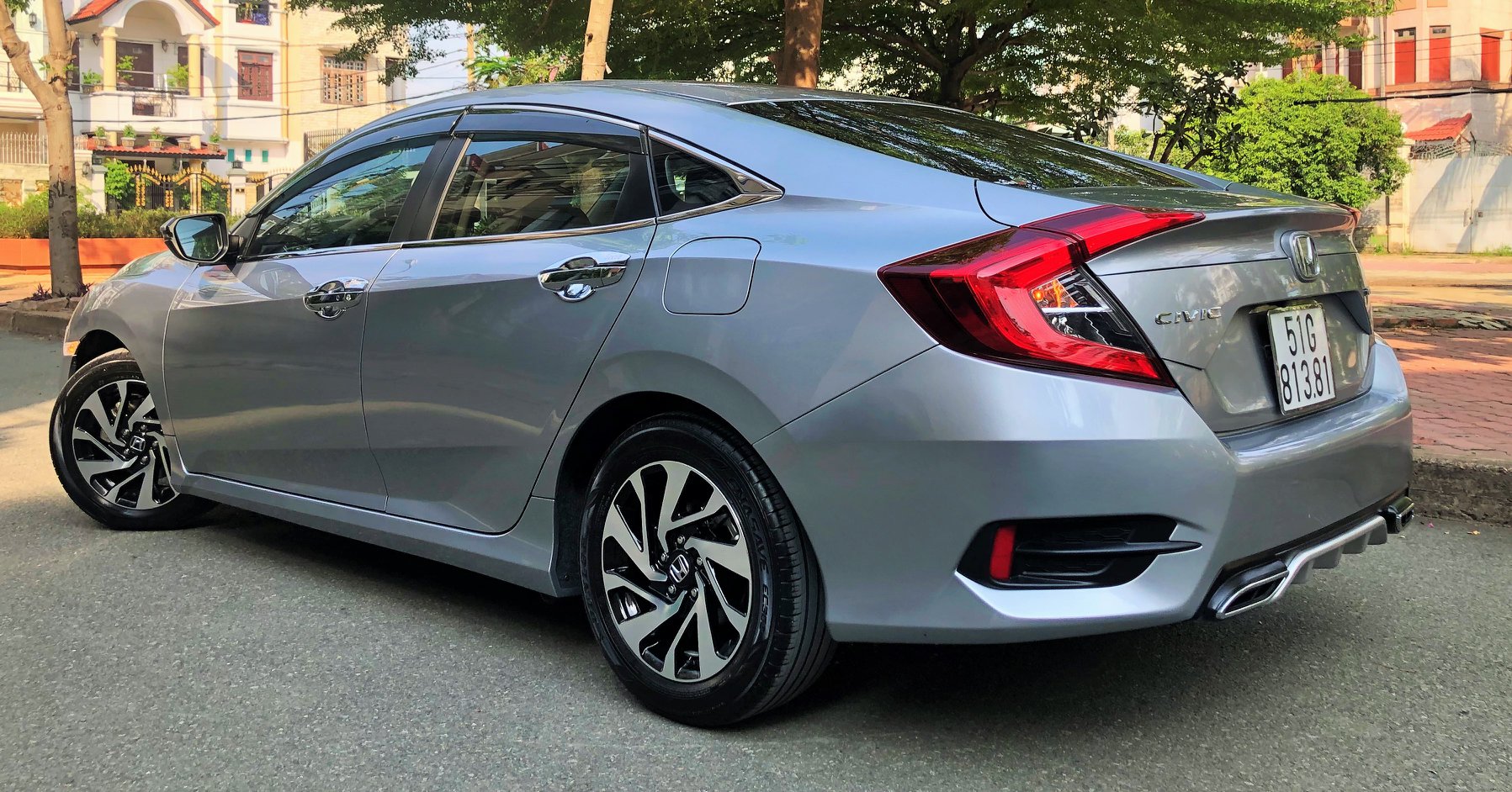 Honda Civic 2018 công bố giá bán