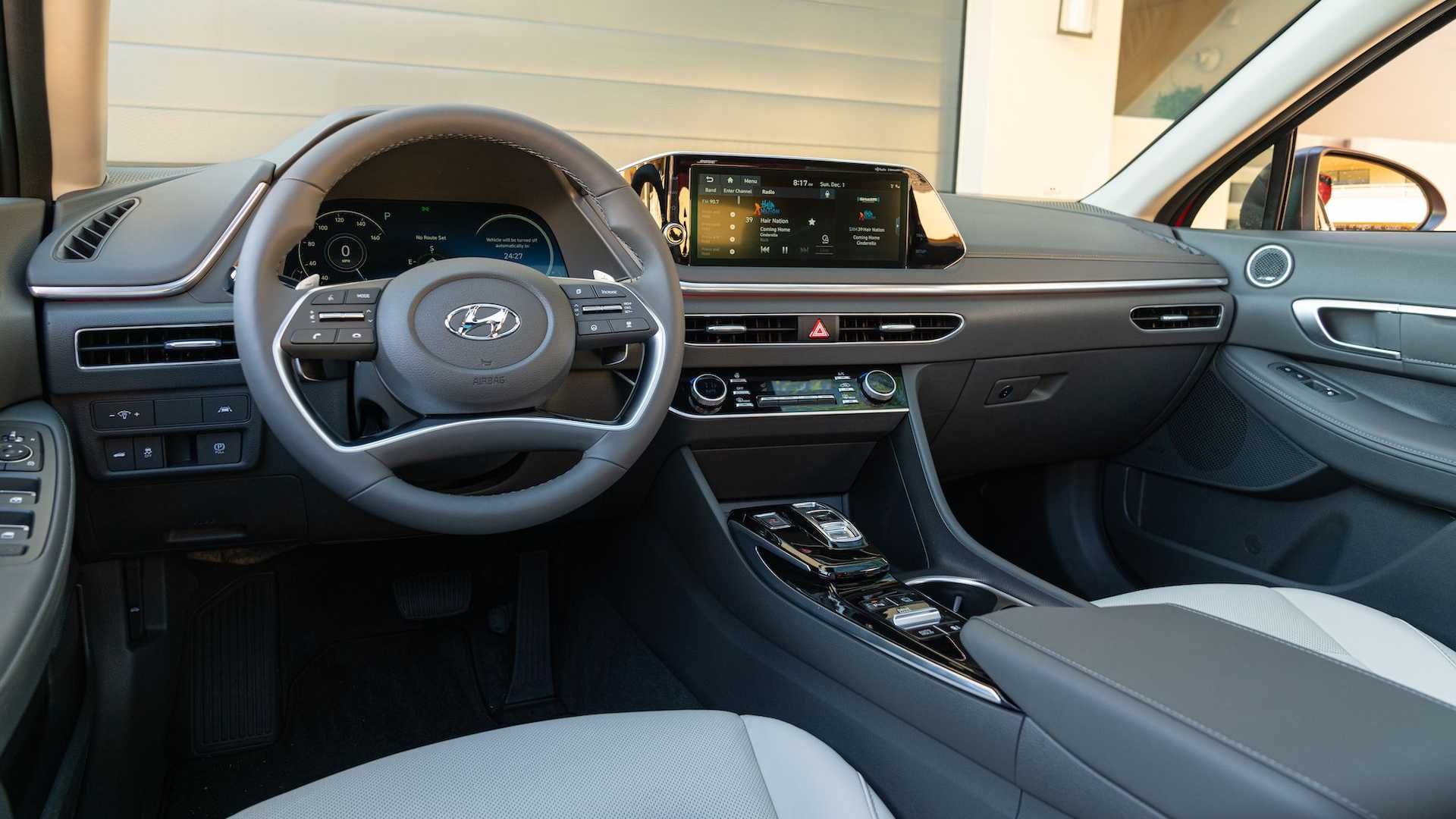 Hyundai Sonata phiên bản giới hạn 1000 chiếc sơn đen toàn thân
