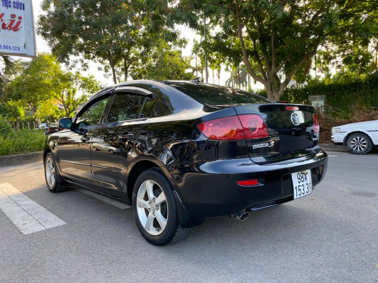 2003 Mazda 3 I Hatchback BK 16i 105 Hp  Technical specs data fuel  consumption Dimensions