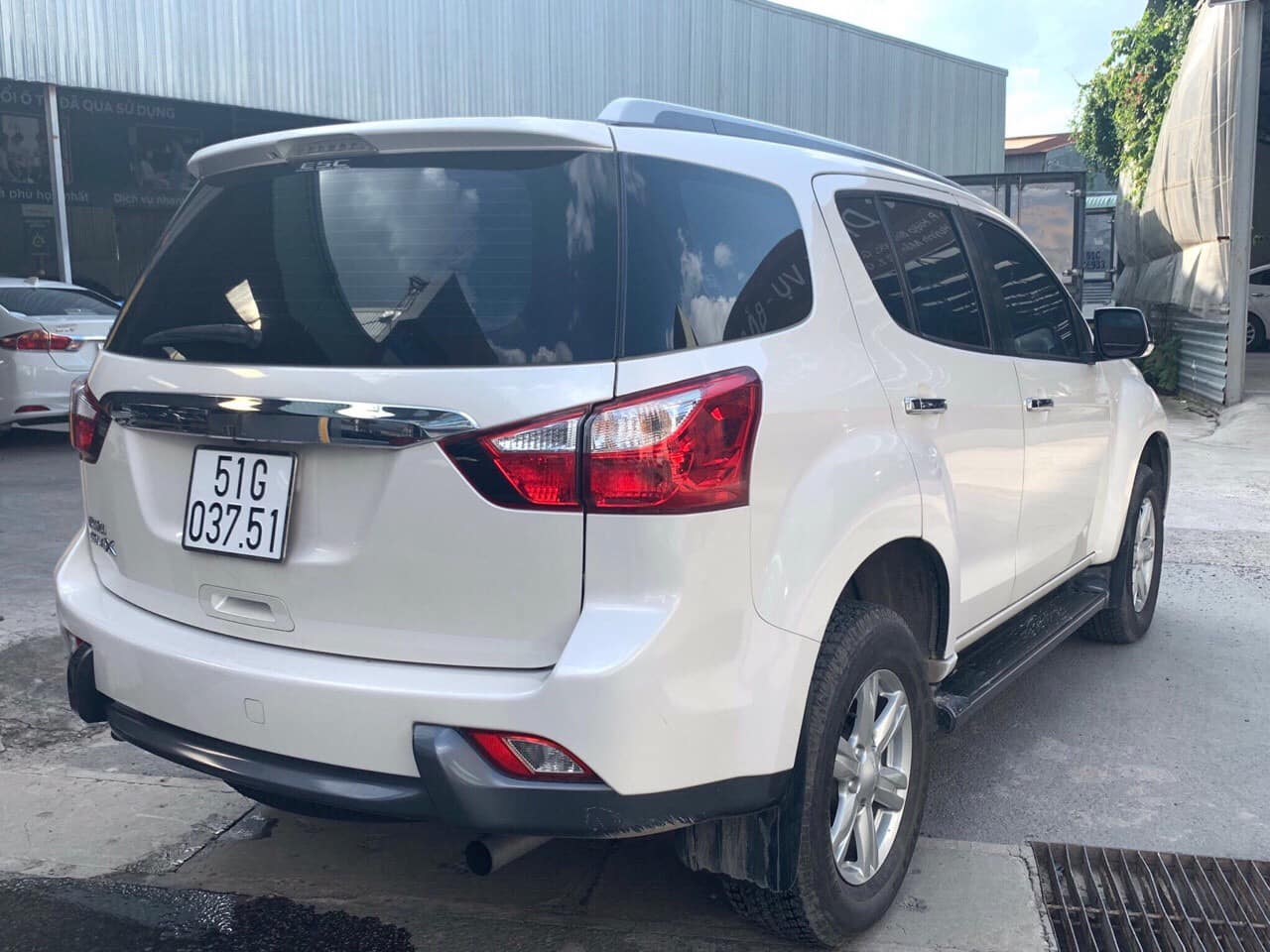 Isuzu MUX dùng 4 năm rao bán ngang giá Toyota Vios