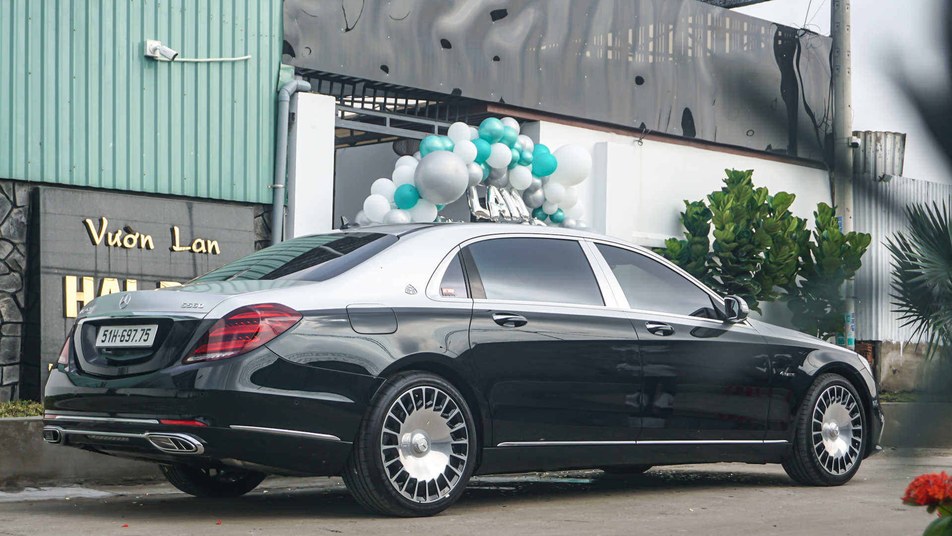 CHO THUÊ XE MAYBACH S560 ĐỜI MỚI UY TÍN TẠI HÀ NỘI