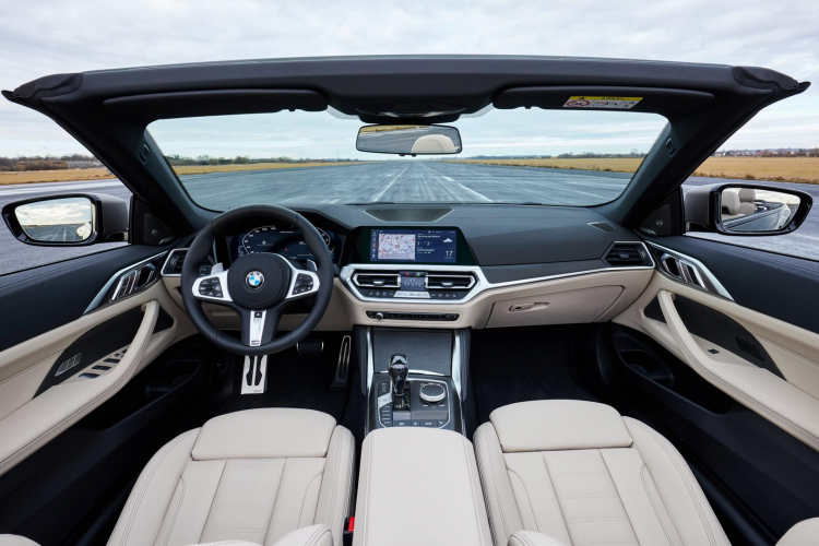 Bán xe BMW 4 Series 420i Convertible đời 2018 màu trắng nhập khẩu