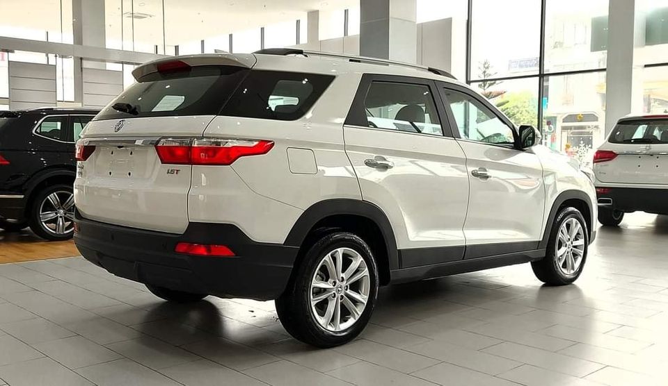 Xe Trung Quốc - CUV 7 chỗ về Việt Nam, giá ngang Hyundai Accent Xe Trung Quốc - Cuv 7 Chỗ Về Việt Nam, Giá Ngang Hyundai Accent