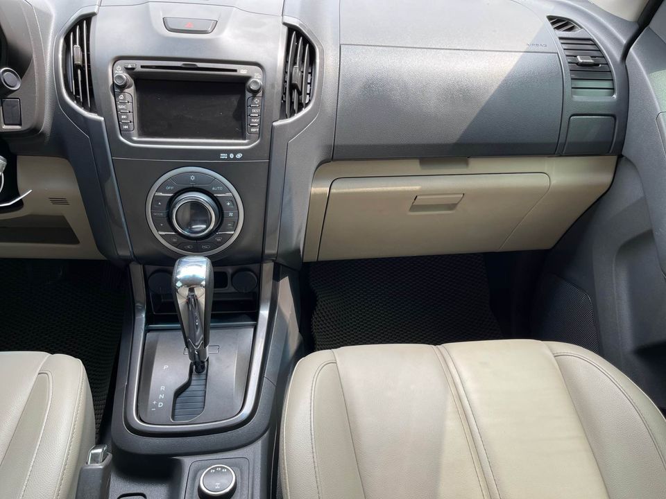  Chevrolet Colorado - camionetas usadas baratas en Vietnam
