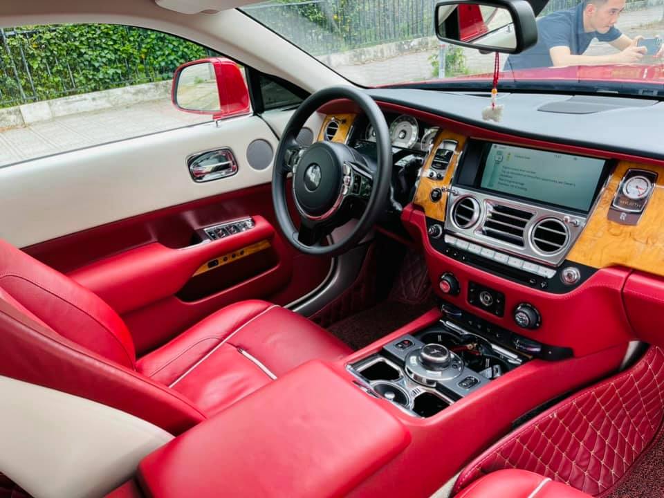 Custom RollsRoyce Wraith Invites You To Take a Seat Inside Would You Do  That  autoevolution