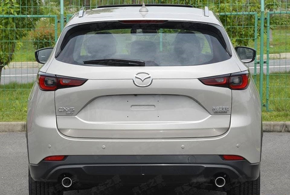 Mazda CX-5 2022: Bạn là tín đồ của các dòng xe sang trọng và tiện nghi? Mazda CX-5 2022 sẽ là một trong các sự lựa chọn hàng đầu của bạn. Với thiết kế tinh tế, động cơ mạnh mẽ và công nghệ hiện đại nhất, Mazda CX-5 2022 sẽ mang lại cho bạn trải nghiệm lái xe tuyệt vời nhất. Hãy khám phá chiếc xe này và cảm nhận sự khác biệt của Mazda.