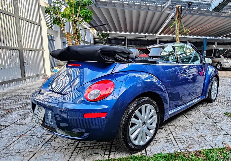 Volkswagen Beetle mui trần 2013 có giá từ 27600 USD