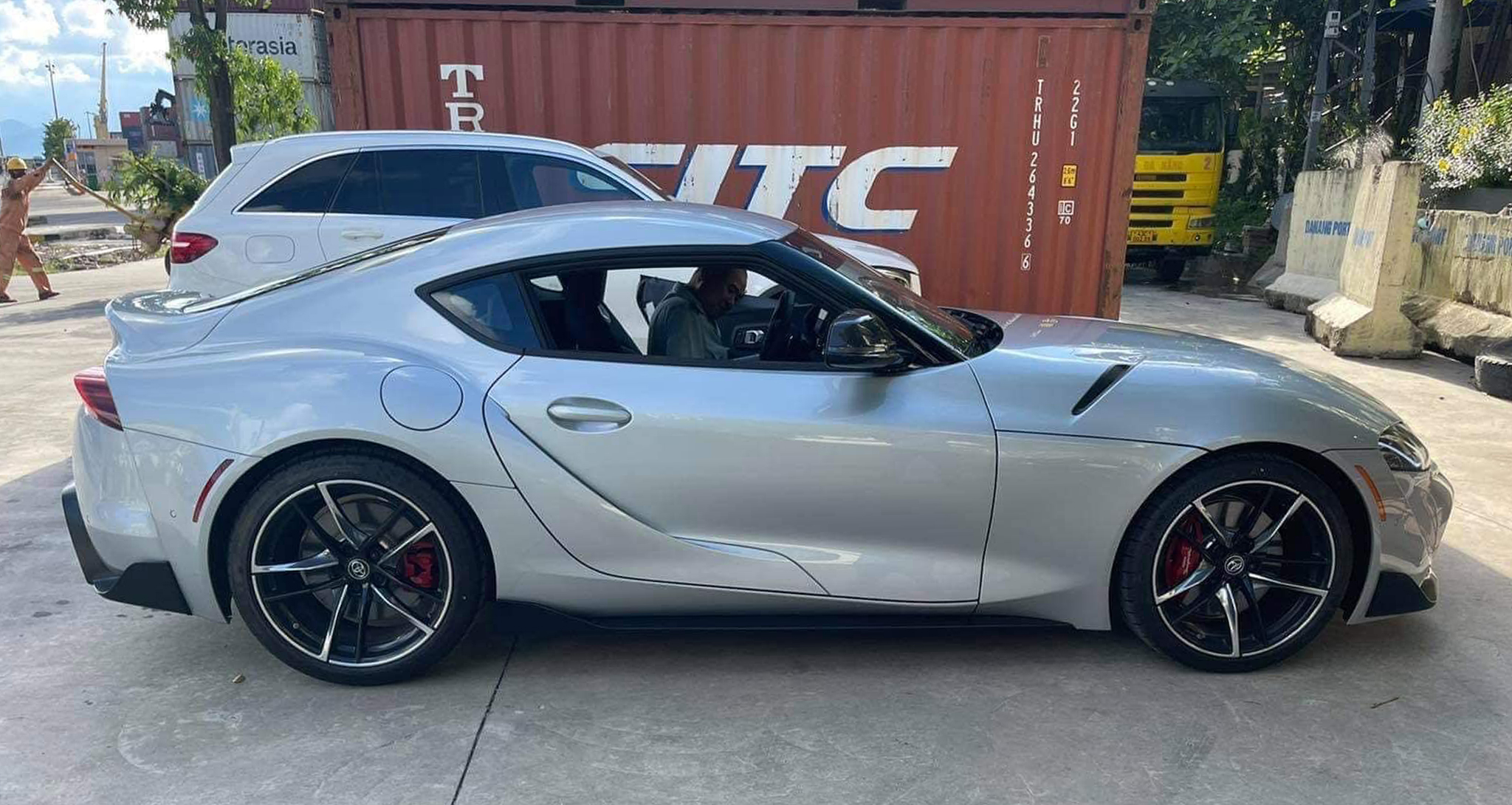 Toyota Supra Dùng Động Cơ Bmw Đầu Tiên Về Việt Nam