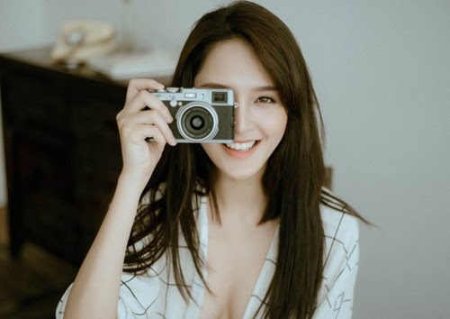 a-hau-2012-Do-Hoang-Anh-tro-lai-showbiz-bang-bo-anh-ho-tao-bao-sexy