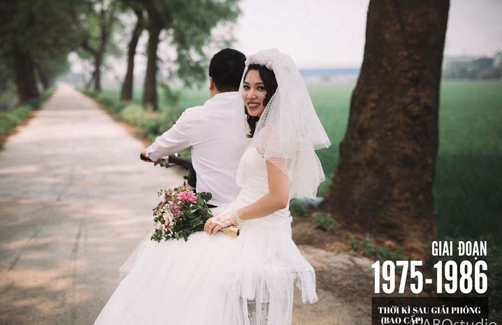 Bộ ảnh 100 năm đám cưới sẽ đưa bạn trải qua những kỷ niệm và cảm nhận đầy tình cảm của những đôi uyên ương qua các thời kỳ trong lịch sử.