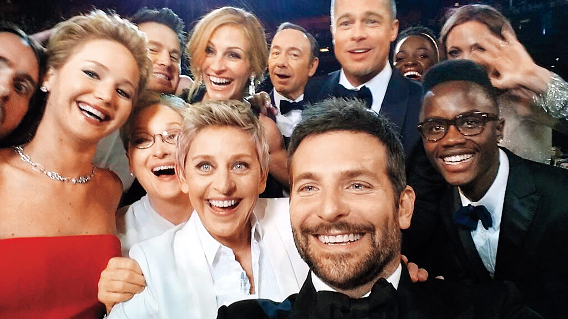 MC nổi tiếng Ellen DeGeneres bị tố có nhân cách tồi tệ khi chảnh choẹ, ích kỷ với đồng nghiệp lẫn nhân viên 