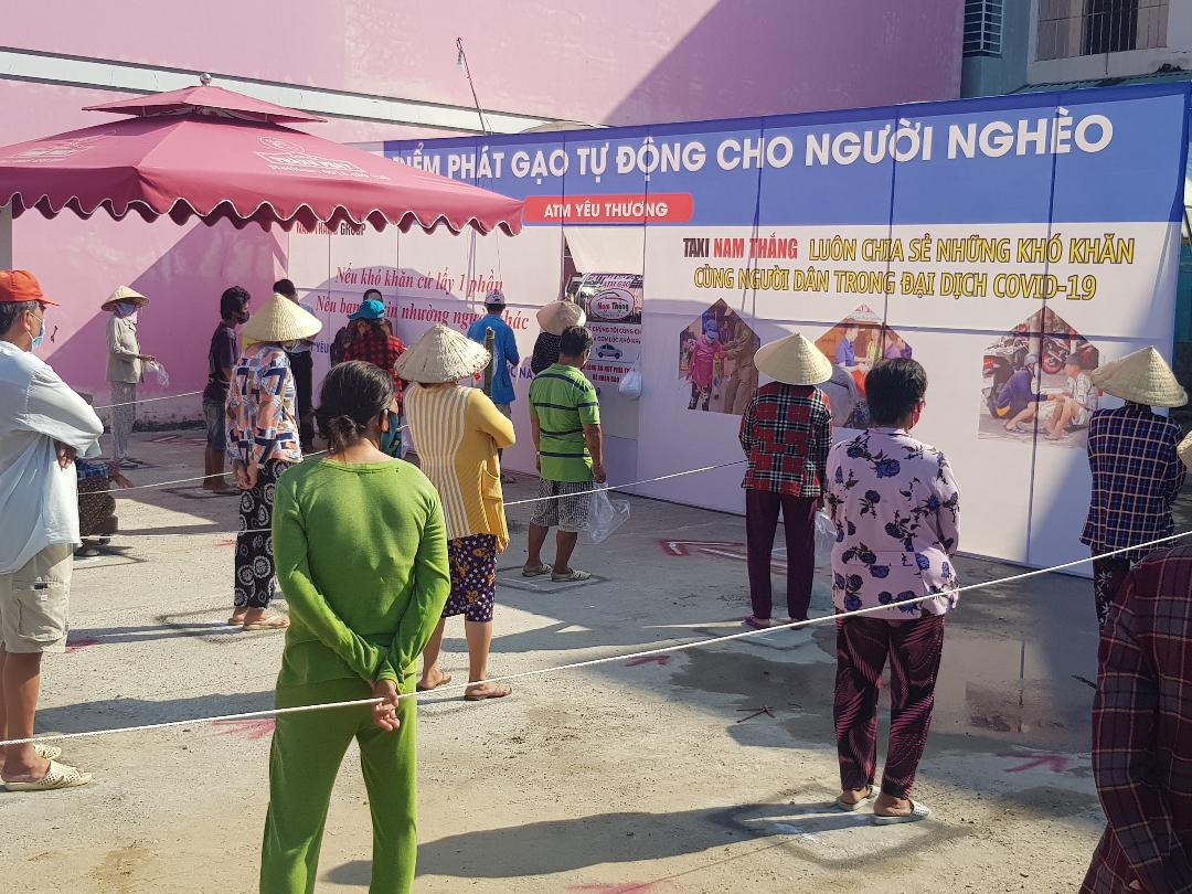 Kiên Giang: ATM phát gạo miễn phí cho người nghèo 