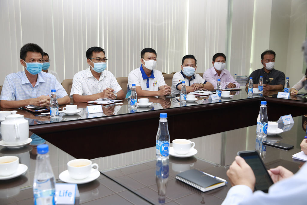 Hình ảnh buổi làm việc giữa Công ty Phú Mỹ Hưng và 5 nhà mạng đang cung cấp dịch vụ internet tại khu đô thị Phú Mỹ Hưng 