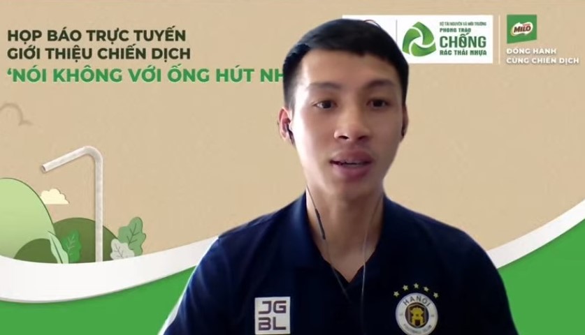 Hùng Dũng lan tỏa thông điệp ý nghĩa về môi trường trong chiến dịch “Nói không với ống hút nhựa” Ảnh: NVCC