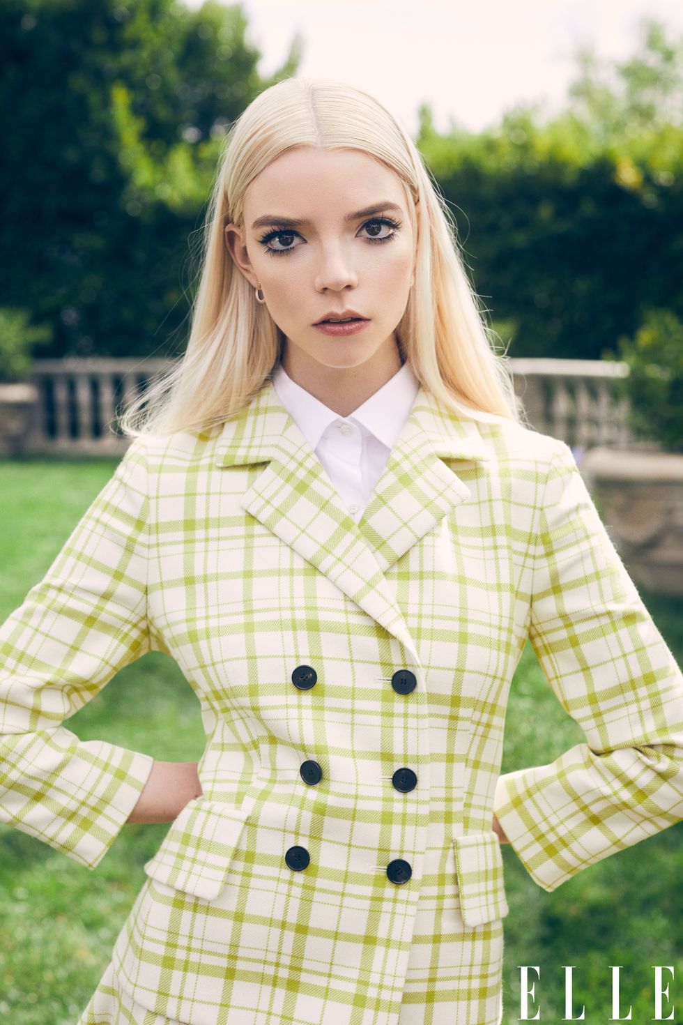 Búp bê sống Anya Taylor-Joy là một trong những hình ảnh đẹp nhất mà bạn sẽ từng thấy. Với vẻ đẹp cổ điển quý phái, đôi mắt lấp lánh và đường nét khuôn mặt hoàn hảo, Anya trông thật khiến con tim người xem phải tan chảy. Đừng bỏ lỡ cơ hội để thưởng thức hình ảnh đầy sự tinh tế và tinh tế này.