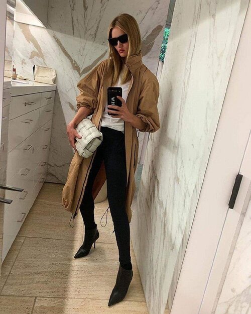 Rosie Huntington-Whiteley: Siêu mẫu mát tay làm nên chất riêng