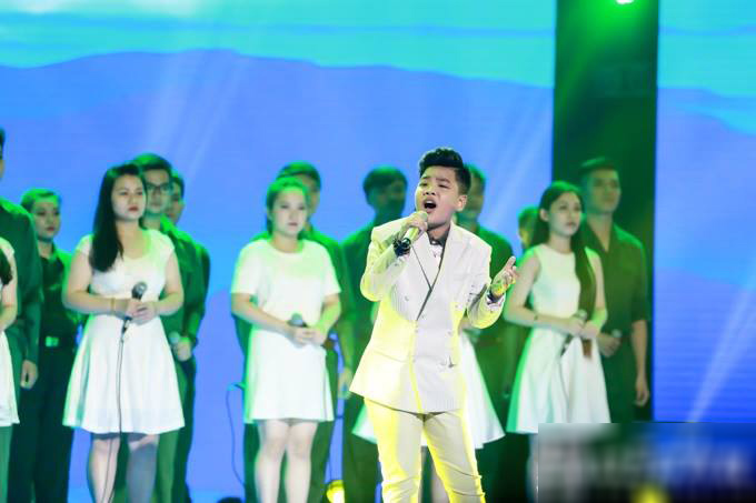 Học trò Hồ Hoài Anh - Lưu Hương Giang đăng quang Giọng hát Việt nhí 2015 - ảnh 4