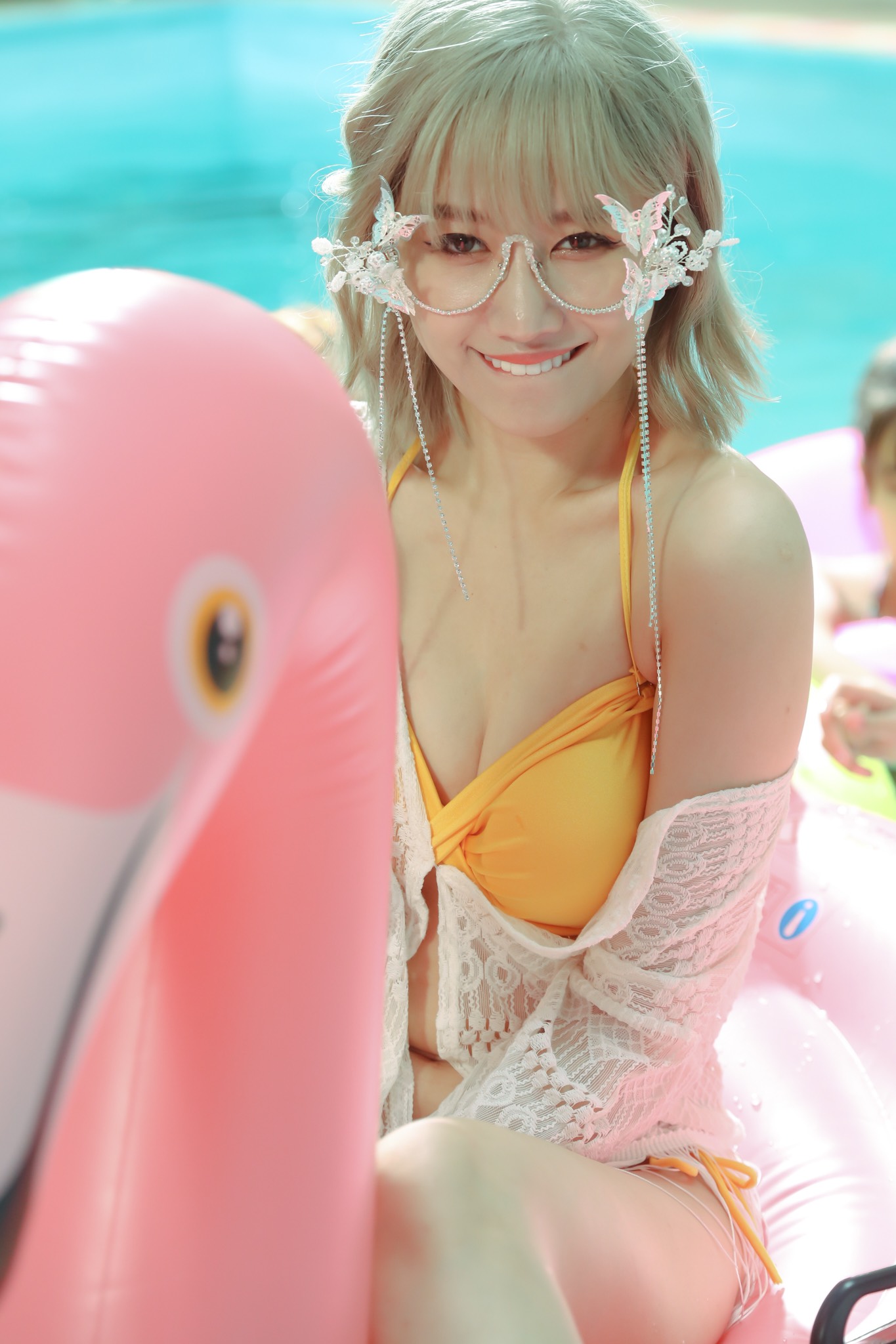 Hari Won diện bikini khoe vòng một nóng bỏng Hari Won Diện Bikini Khoe Vòng Một Nóng Bỏng