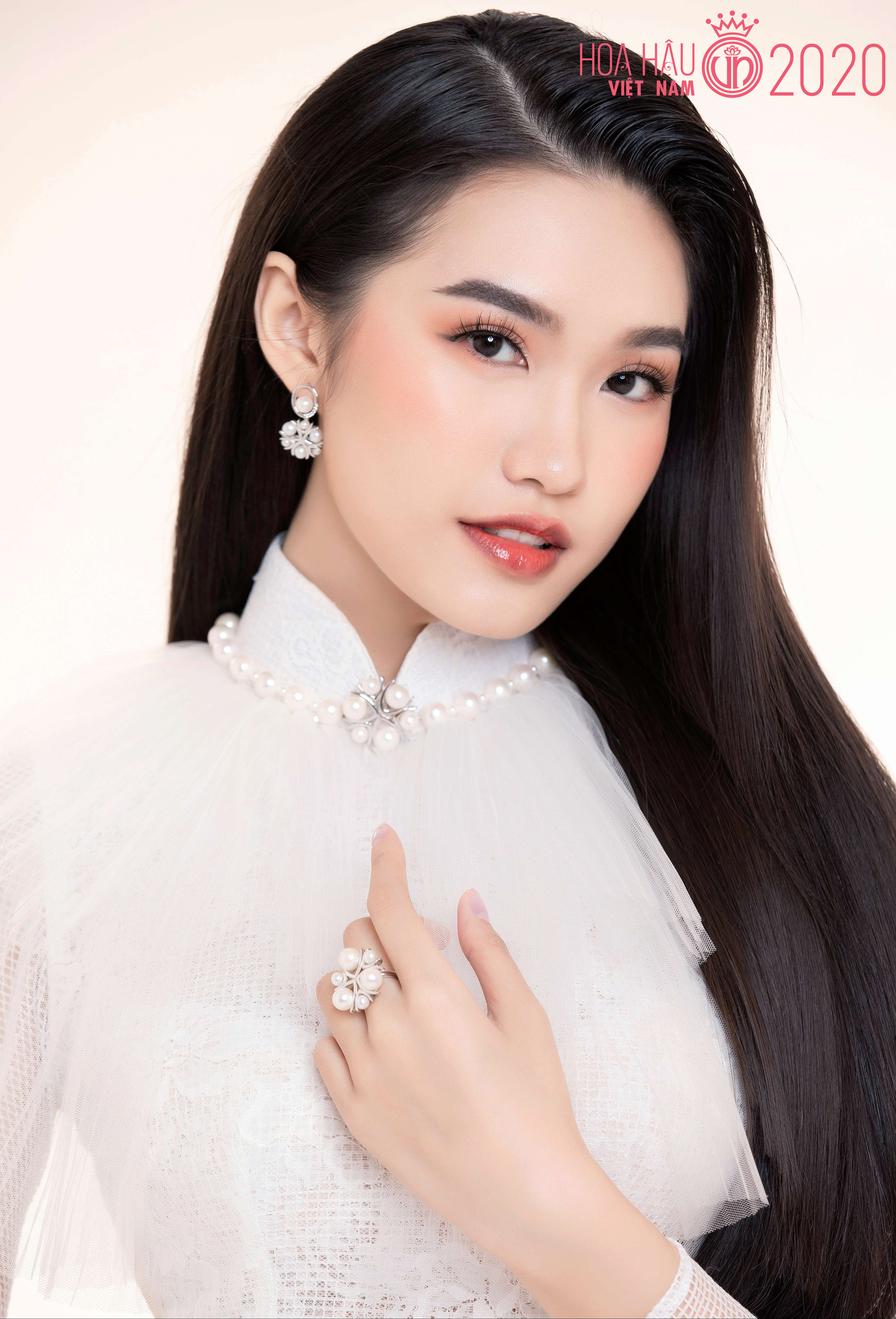 60 thí sinh đẹp nhất \'Hoa hậu Việt Nam\' khoe sắc với áo dài