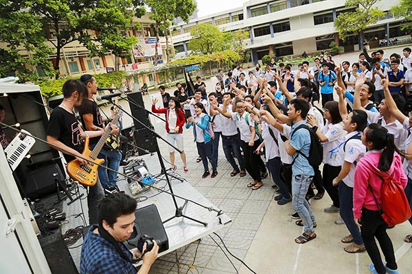 Phạm Anh Khoa thổi bùng lửa rock khắp Sài Gòn - ảnh 4