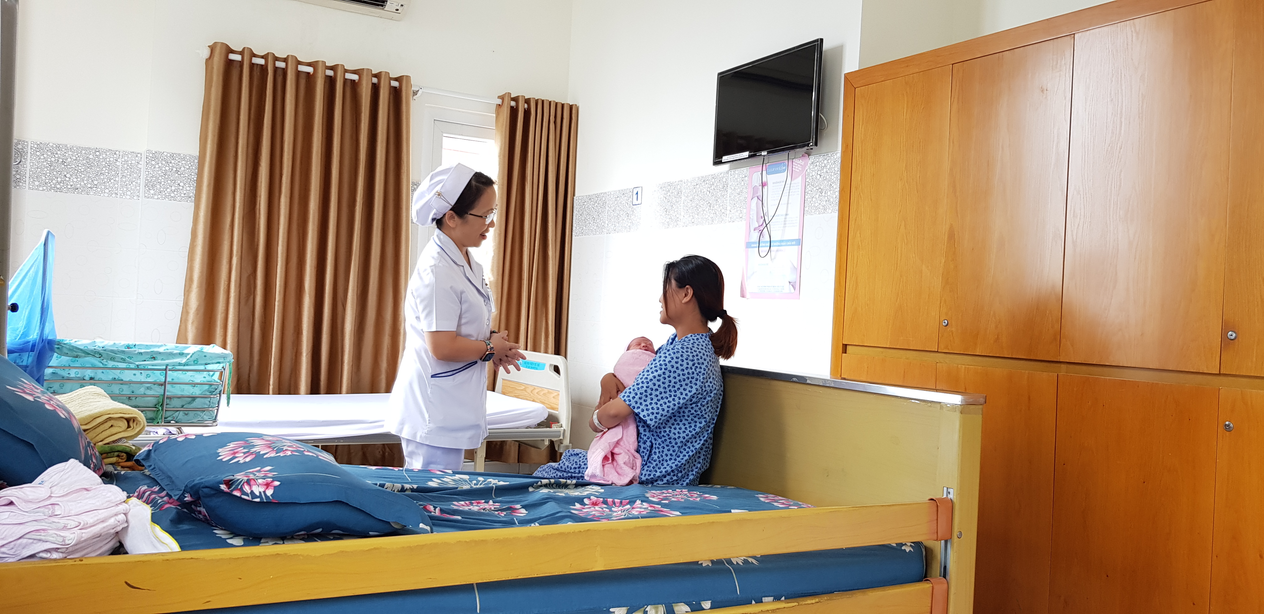 Bệnh viện tận thu giường dịch vụ ?