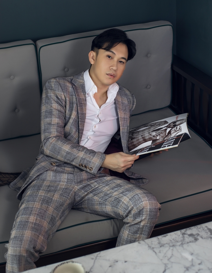 Dương Triệu Vũ sang nhà Đàm Vĩnh Hưng ‘gom’ đồ hiệu