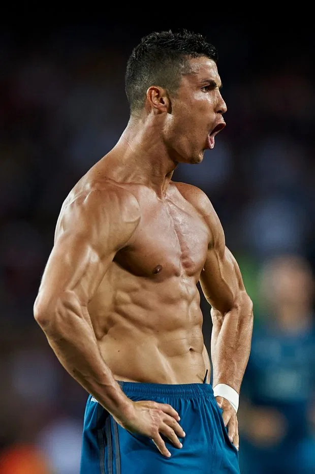 Thân hình chuẩn của Ronaldo đã được lăng xê cả thế giới và không thể thiếu trong bộ sưu tập hình nền của người hâm mộ. Đón xem ngay để chiêm ngưỡng vẻ đẹp tuyệt vời này.