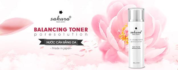 Nước cân bằng da Sakura Balancing Toner của thương hiệu Sakura phù hợp mọi loại da