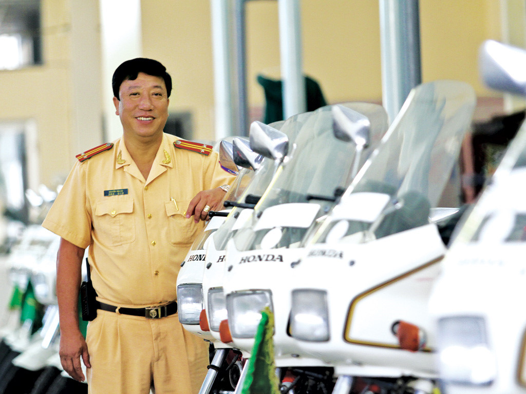 Trung tá Nguyễn Văn Hải có gần 30 năm kinh nghiện dẫn đoàn và là người đã dẫn đường cho 3 đời tổng thống Mỹ