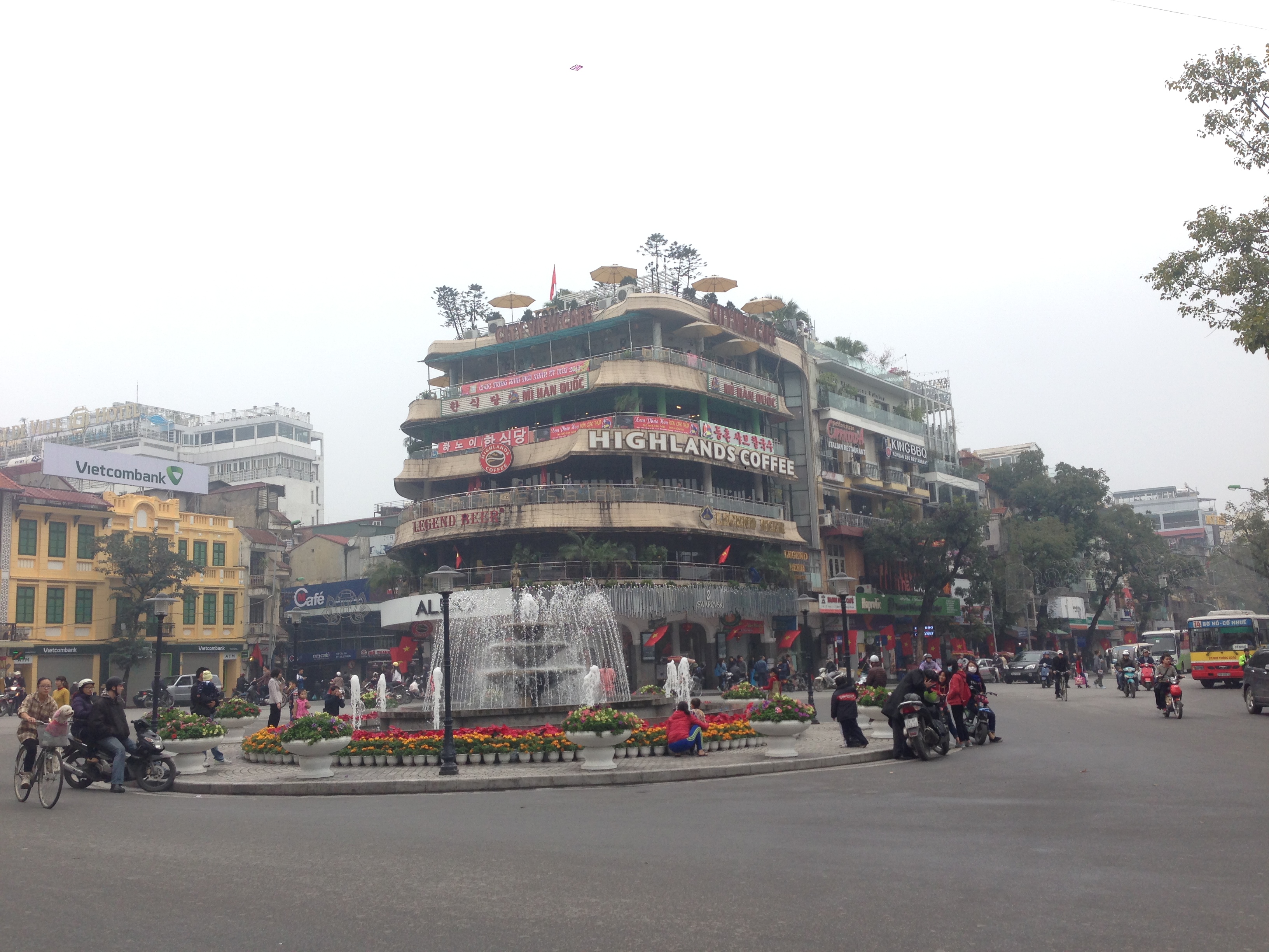 dat-cho-xem-phao-hoa-ha-noi