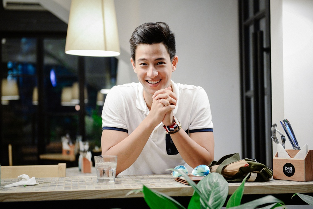 hot-boy-cau-long-Pham-Hong-Nam-khien-cu-dan-mang-Thai-Lan-phat-cuong-vi-dep-trai