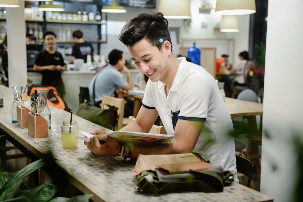 hot-boy-cau-long-Pham-Hong-Nam-khien-cu-dan-mang-Thai-Lan-phat-cuong-vi-dep-trai