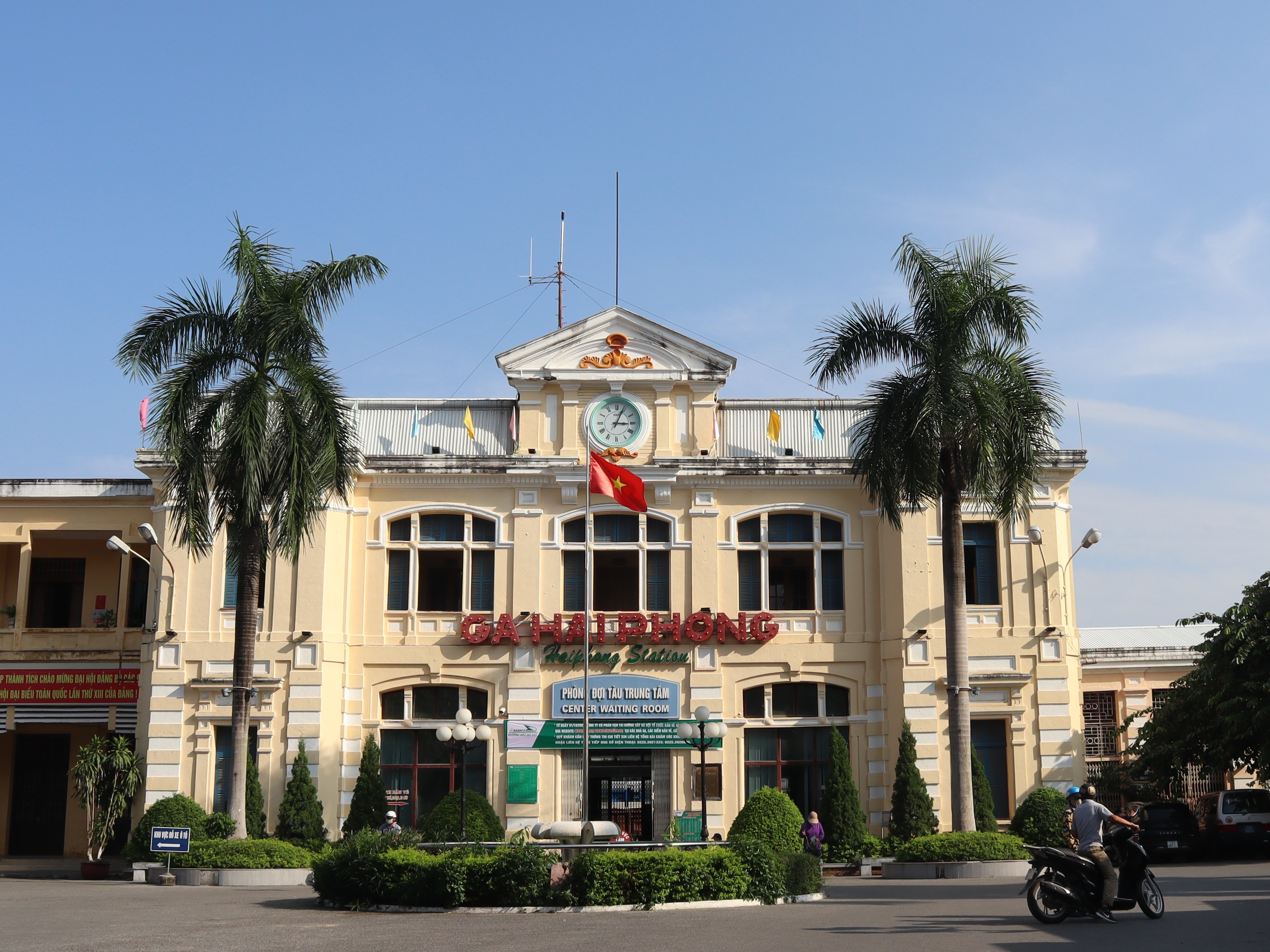 Hải Phòng: Khám phá một trong những nhà ga xe lửa đẹp nhất Việt Nam