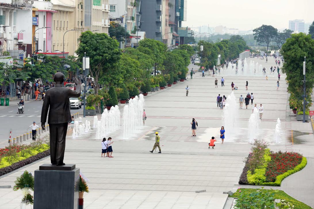 Những góc ảnh đẹp nhất của phố đi bộ Nguyễn Huệ