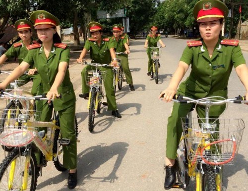 canh-sat-tuan-tra-bang-xe-dap