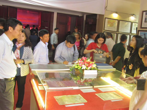 Triển lãm bản đồ và trưng bày tư liệu “Hoàng Sa, Trường Sa của VN” tại Bình Thuận 1