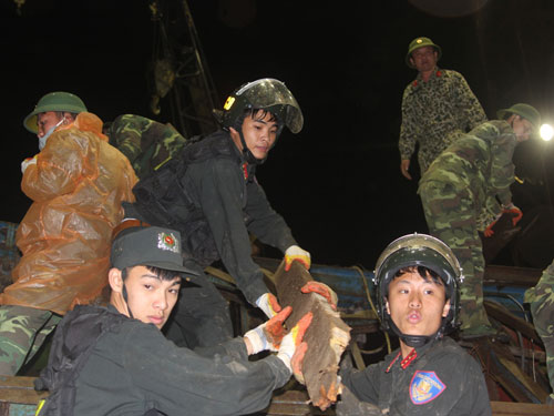 Trắng đêm cứu người