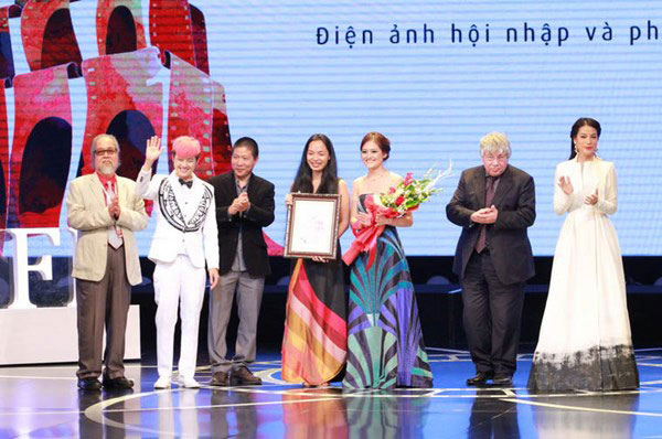 Thanh Duy ‘ẵm’ giải Nam diễn viên xuất sắc nhất với vai diễn chuyển giới